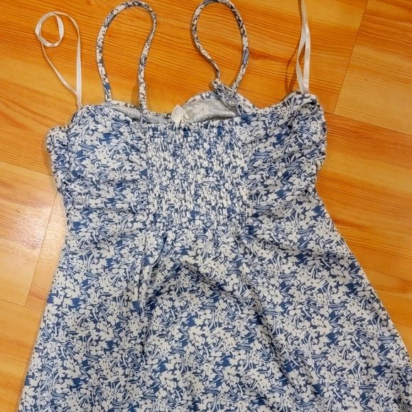 Summer dress - Picture 3 of 3